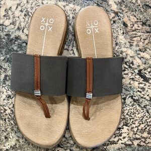 XOXO Gray and Brown Slide Sandals